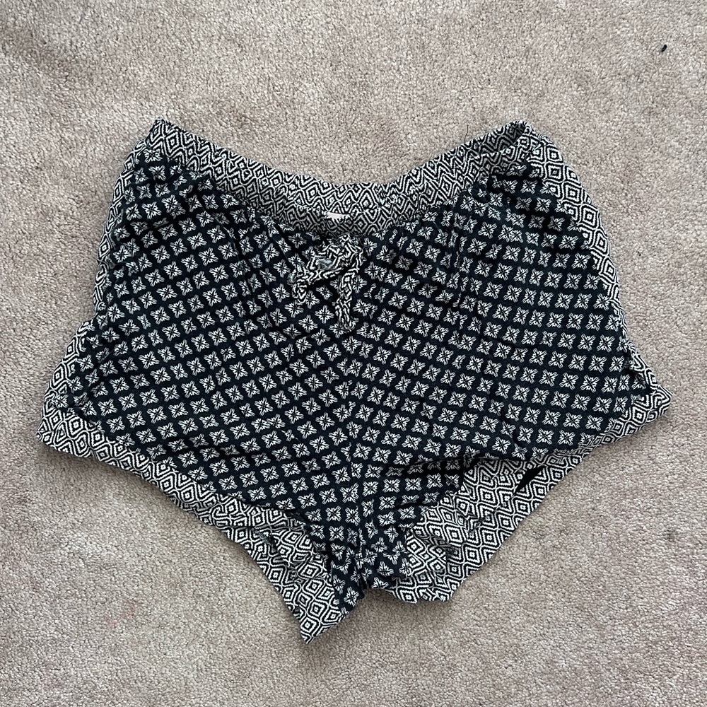 Francesca’s Black and white fashion shorts
